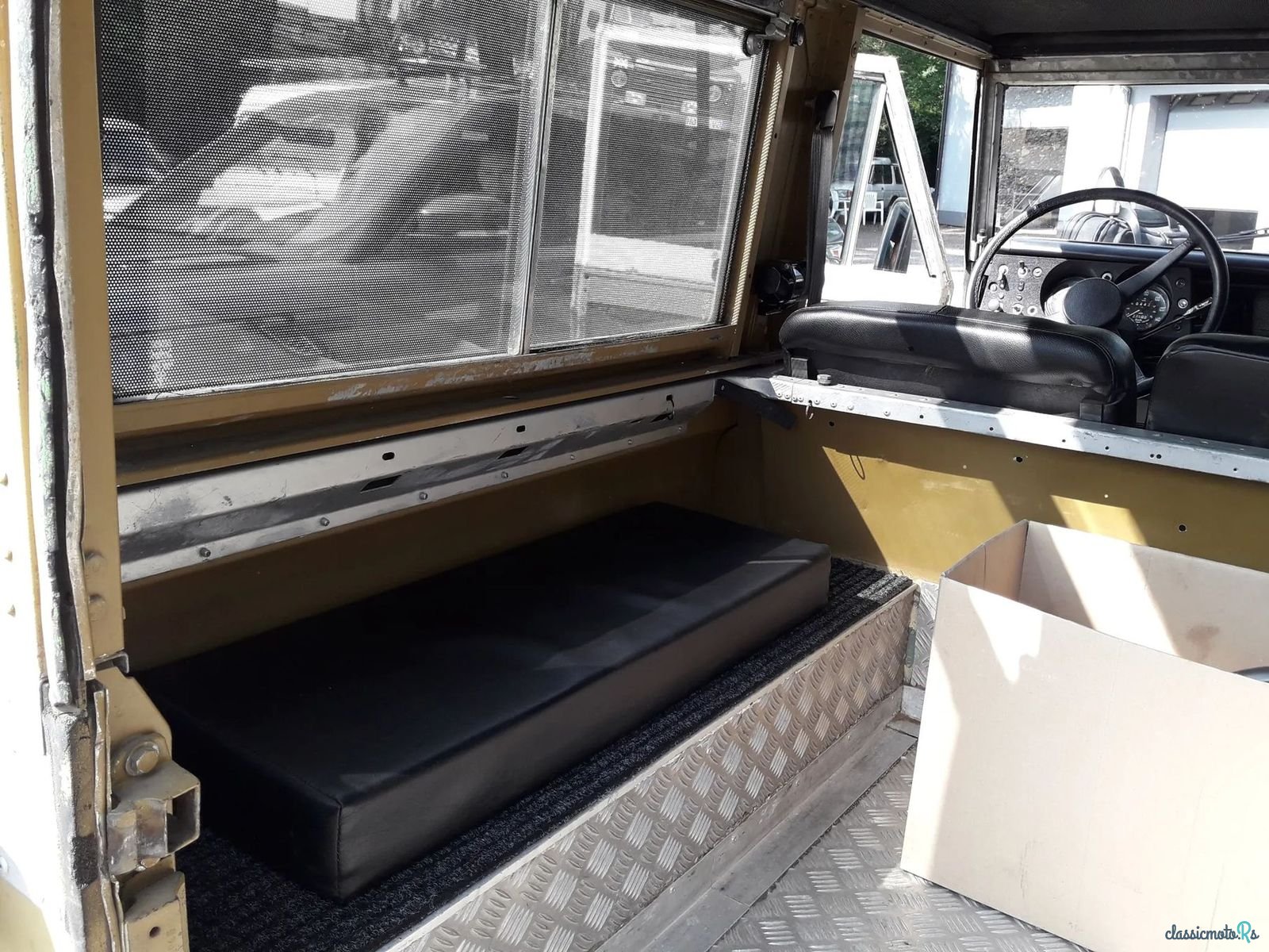 1973' Land Rover Defender photo #5