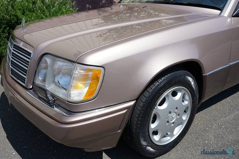 1994' Mercedes-Benz E420 photo #2