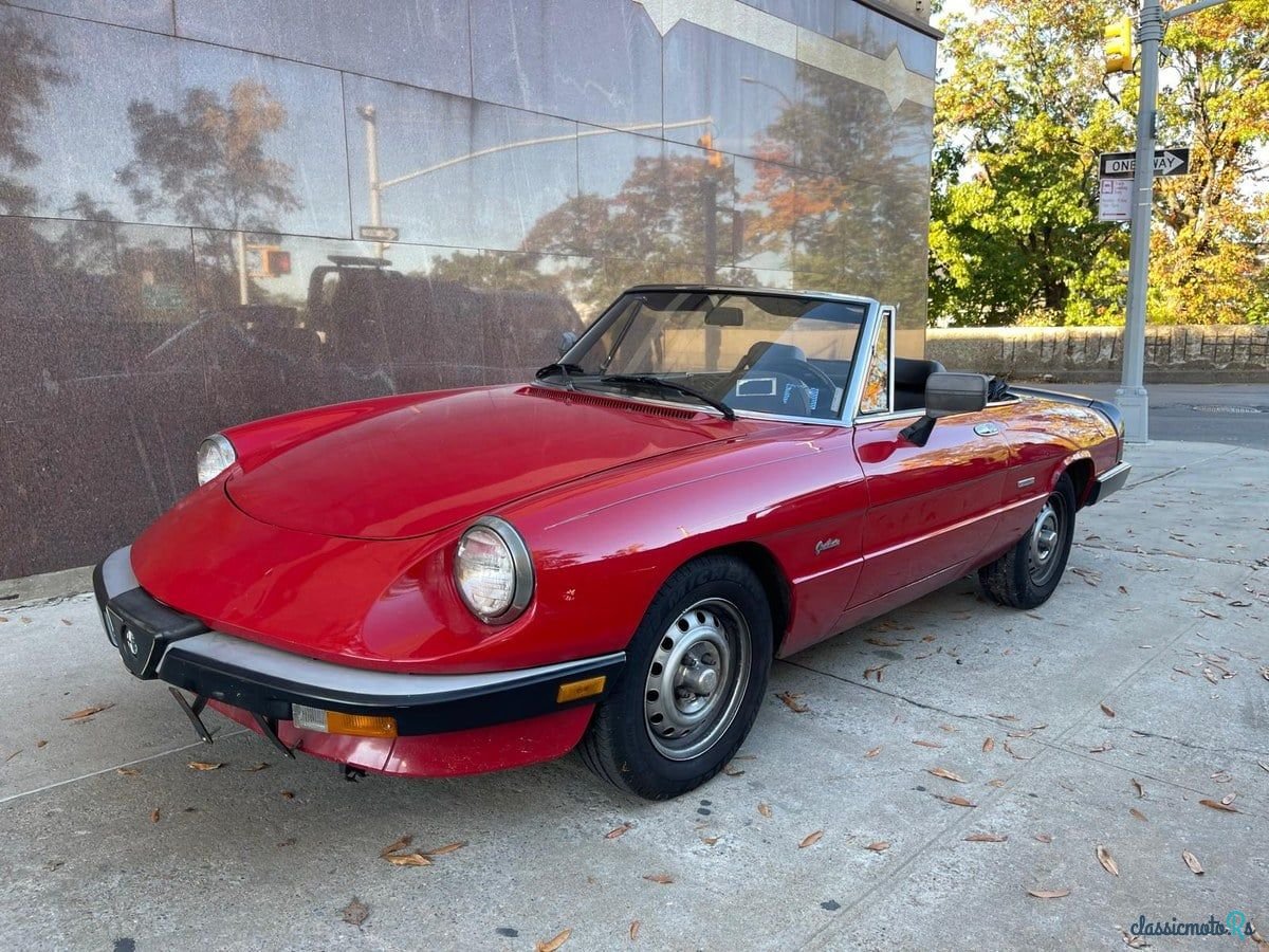 1986' Alfa Romeo Spider photo #3