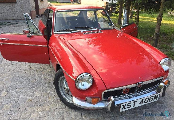 1973' MG MG B GT photo #4