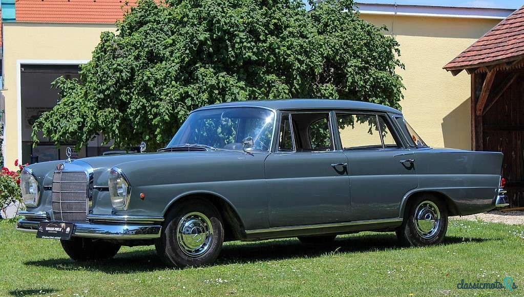 1961' Mercedes-Benz W111 220 b photo #6