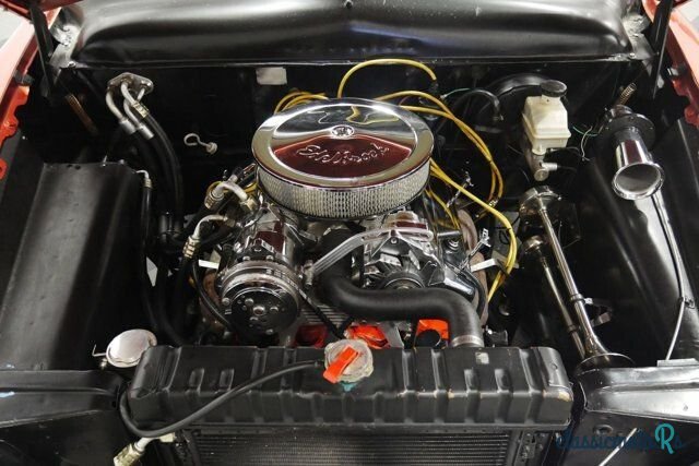 1950' Ford Custom Deluxe photo #2