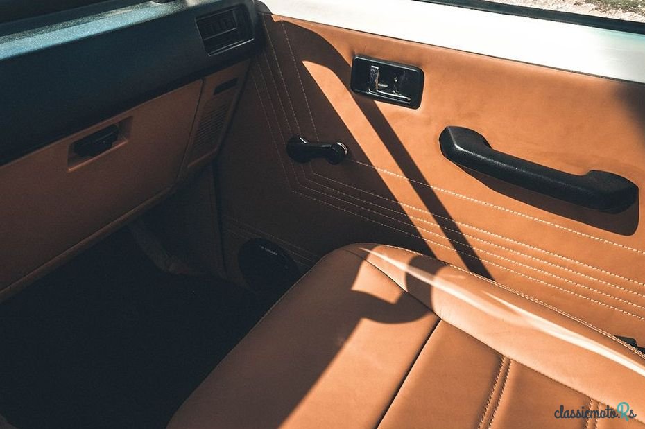 1988' Mitsubishi Pajero photo #5