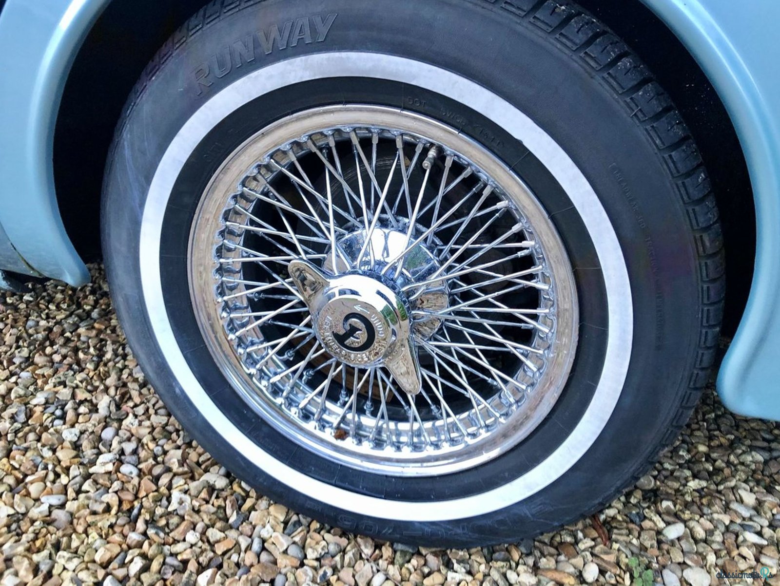 1969' Daimler 250 V8 photo #5