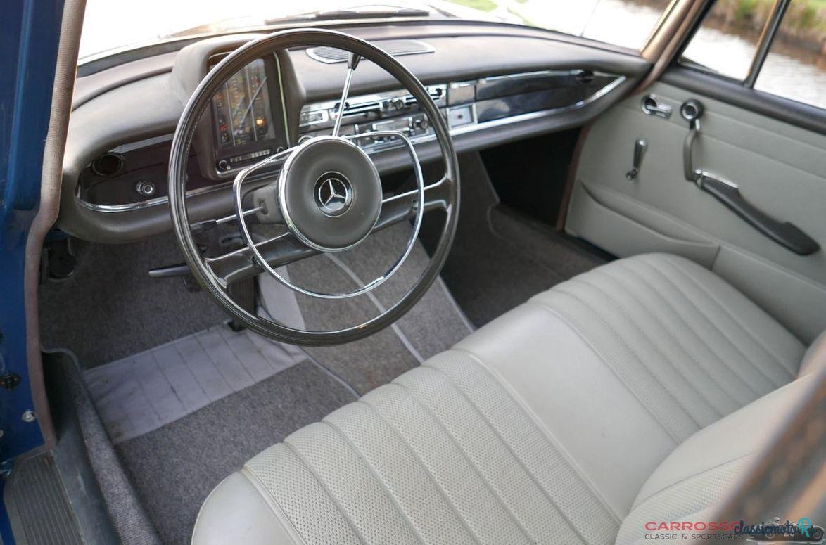 1967' Mercedes-Benz 200 photo #2