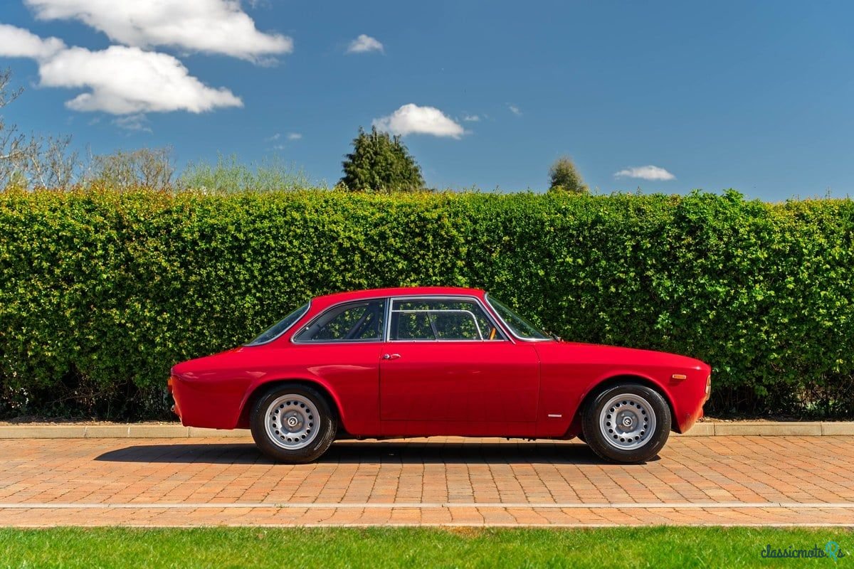 1969' Alfa Romeo Giulia photo #4