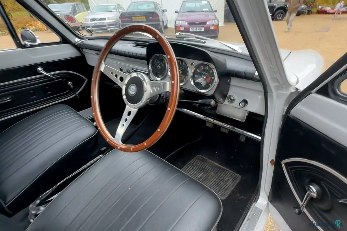 1963' Ford Cortina photo #5