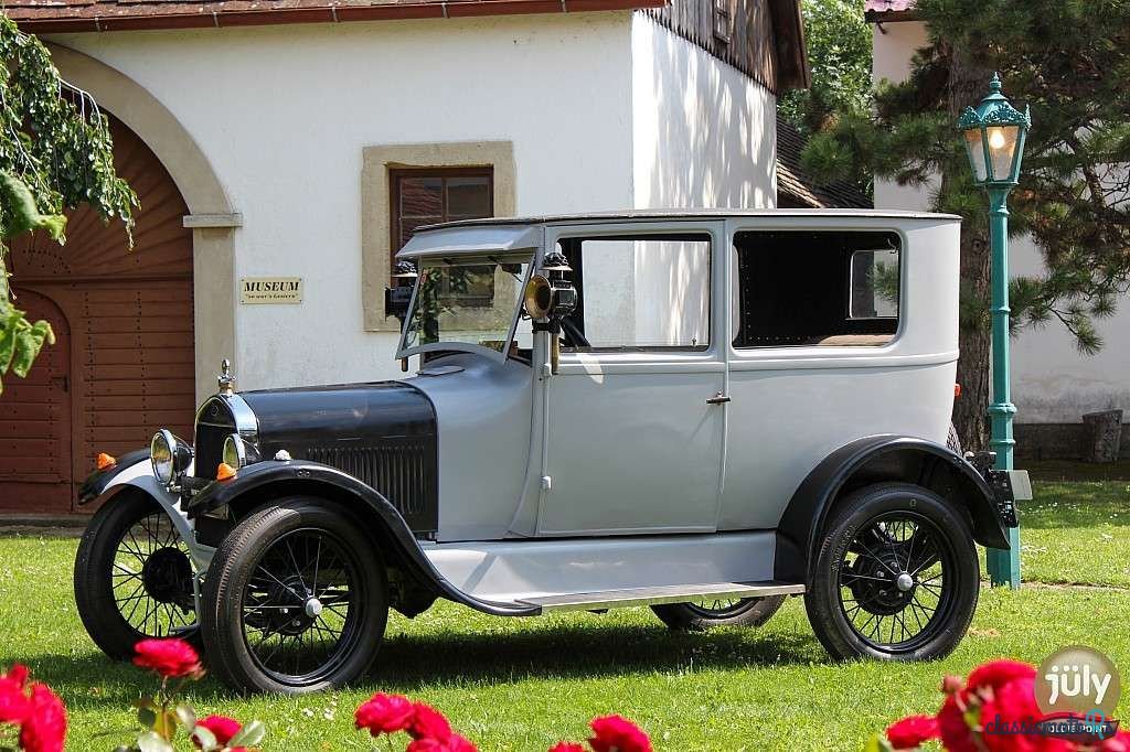 1927' Ford T Tudor photo #4