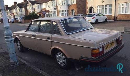 1982' Volvo 244 Dl photo #4