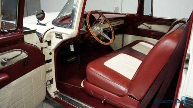1956' Ford Fairlane photo #4