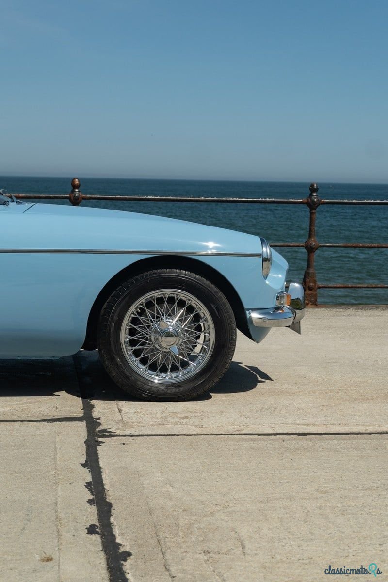 1970' MG MGB photo #6