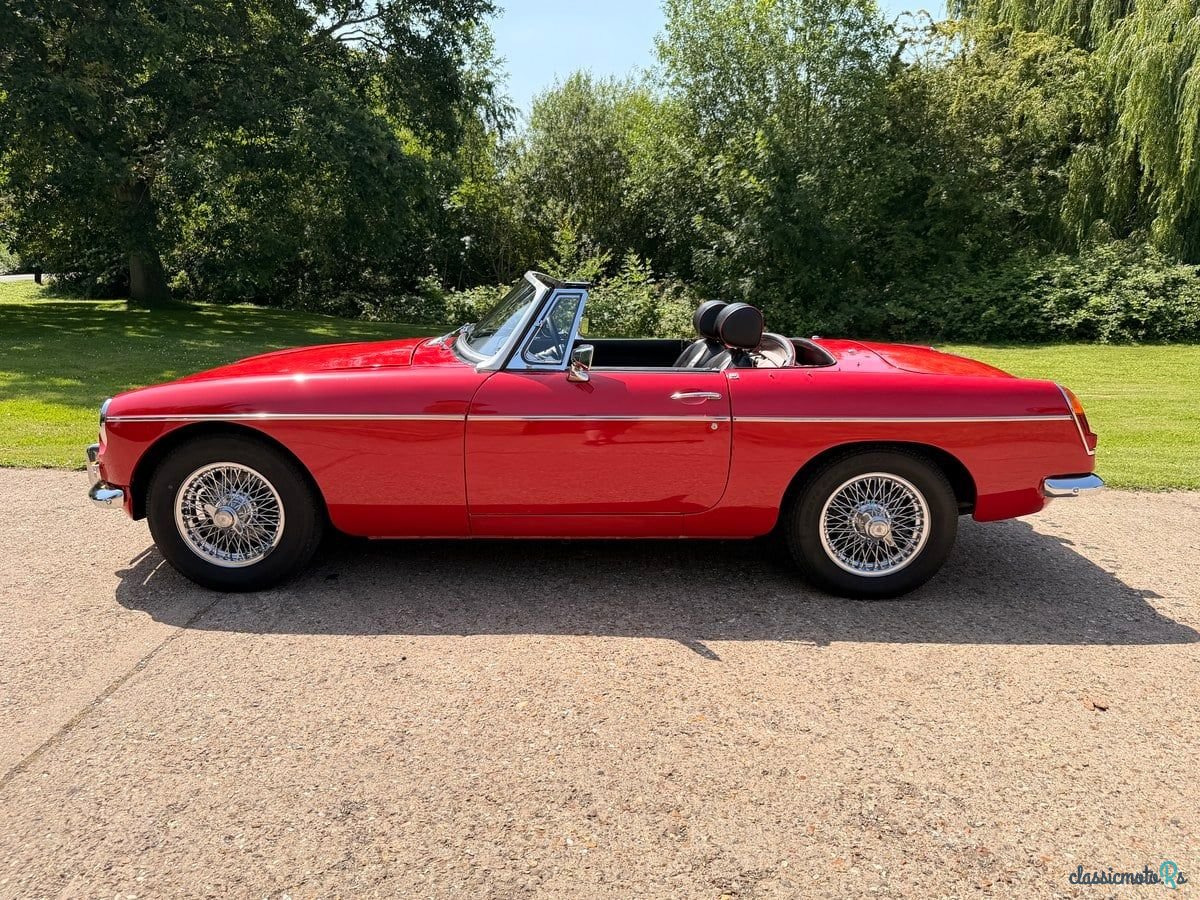 1967' MG MGB photo #2