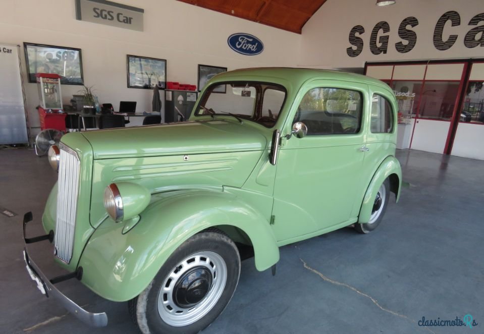 1948' Ford Anglia photo #3