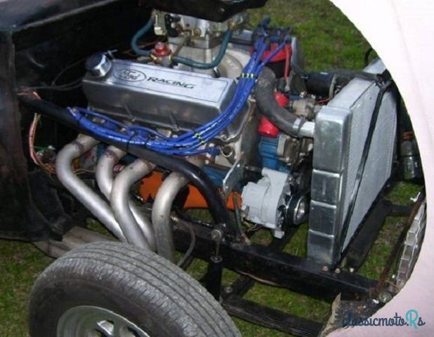 1942' Ford Deluxe photo #1