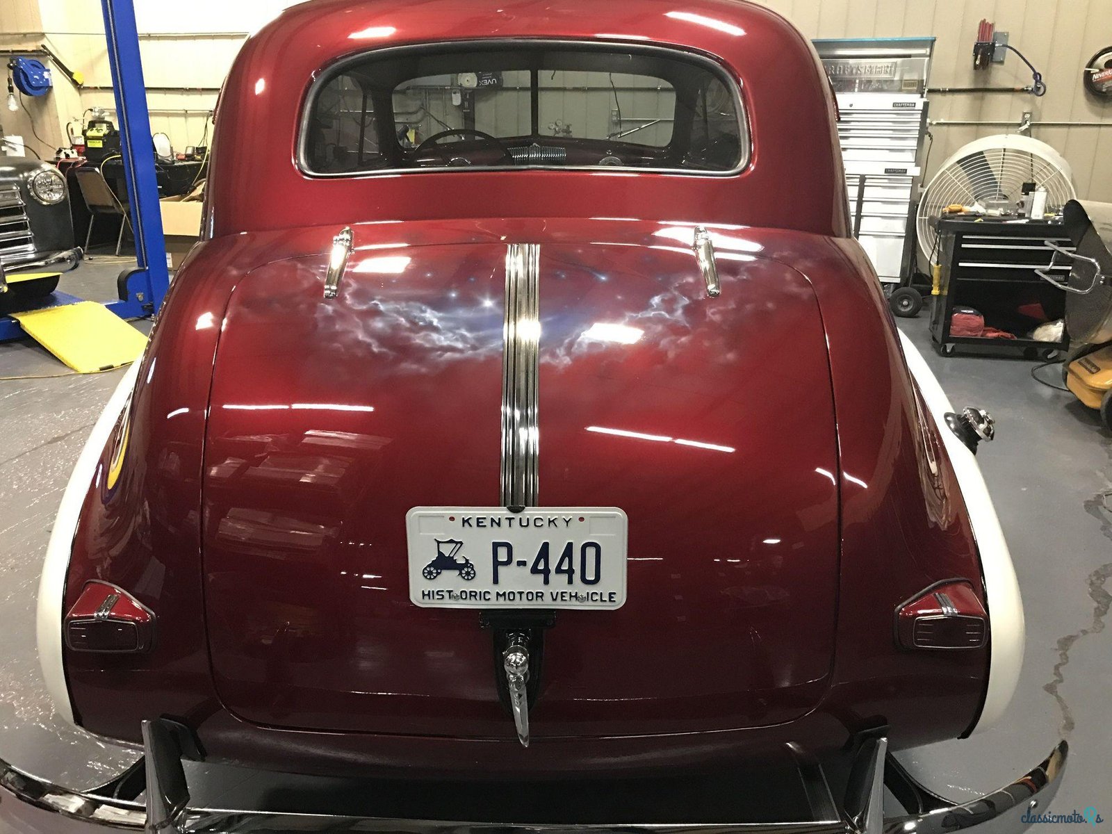 1940' Pontiac Deluxe photo #2