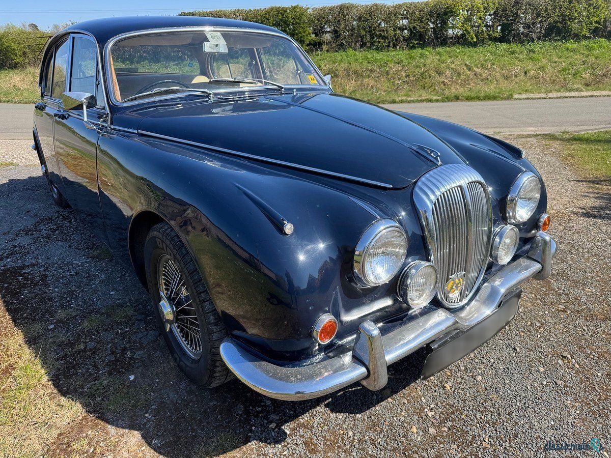 1969' Daimler 250 V8 photo #1