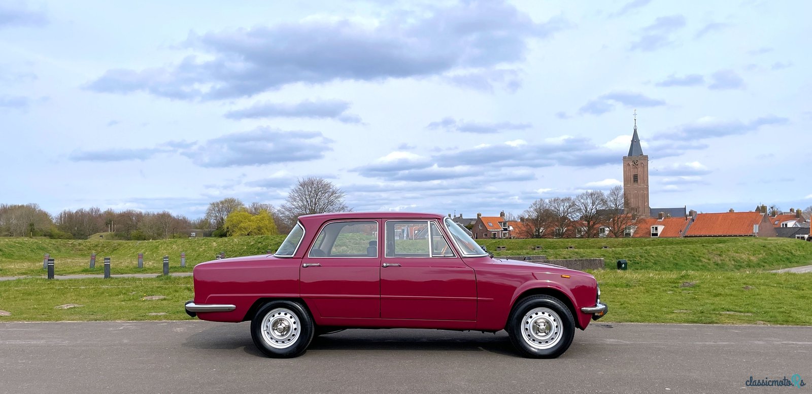 1975' Alfa Romeo Giulia photo #4