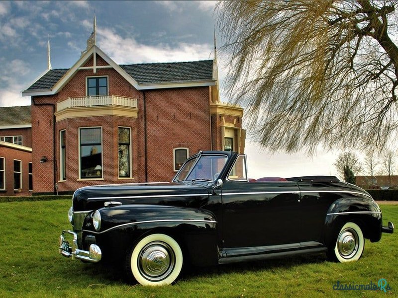 1941' Ford Super De Luxe photo #2