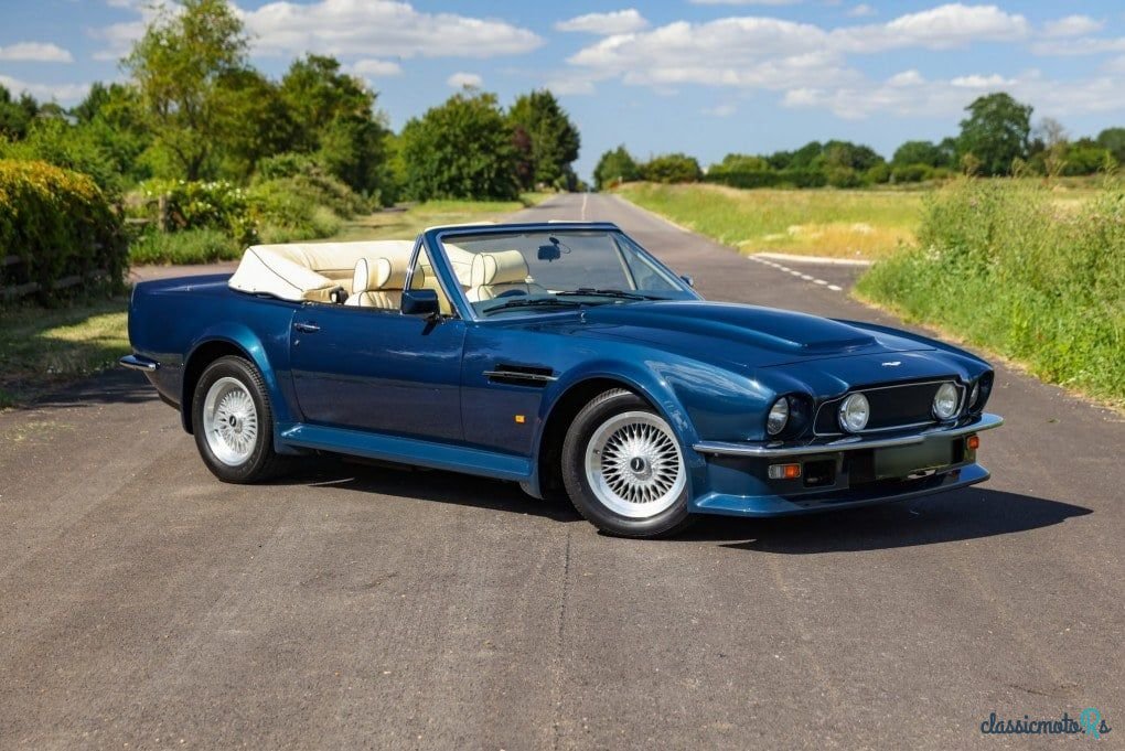 1988' Aston Martin V8 photo #1