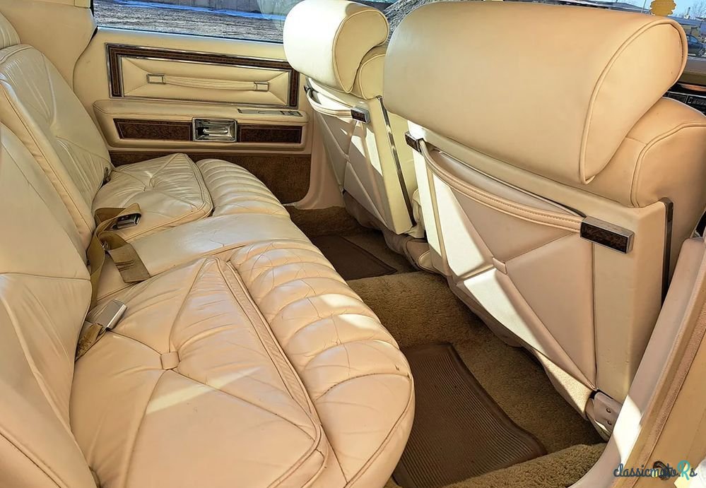 1975' Lincoln Town Car photo #6