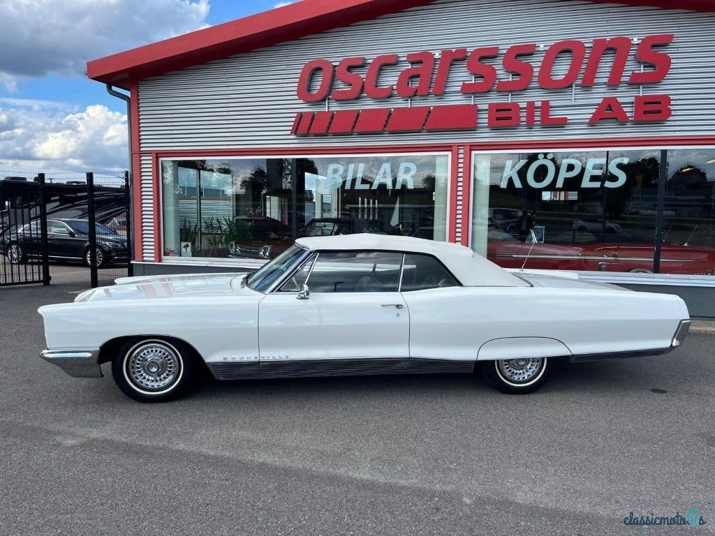 1966' Pontiac Bonneville photo #5