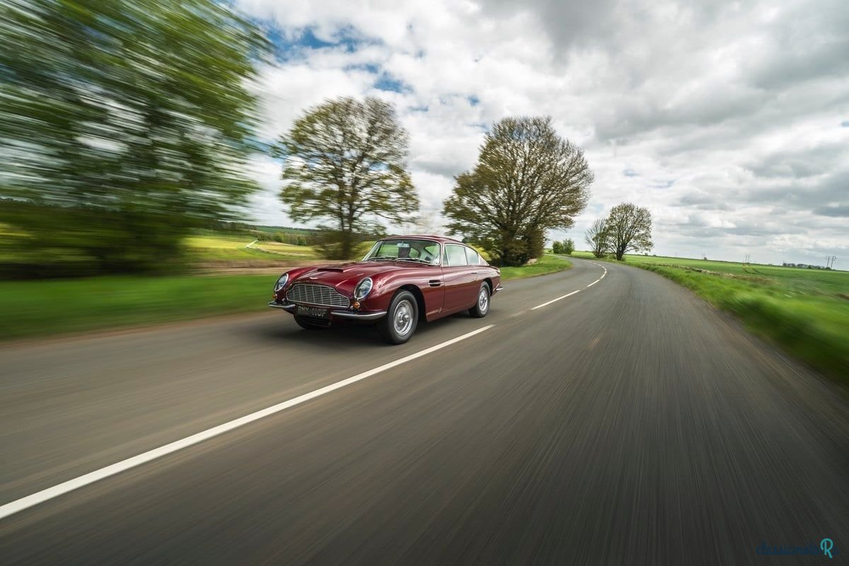 1967' Aston Martin DB6 photo #6