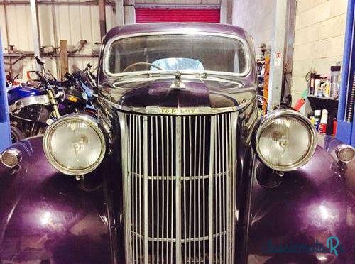 1949' Ford V8 Pilot photo #3