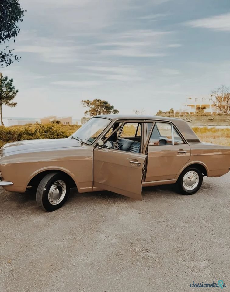 1969' Ford Cortina photo #1