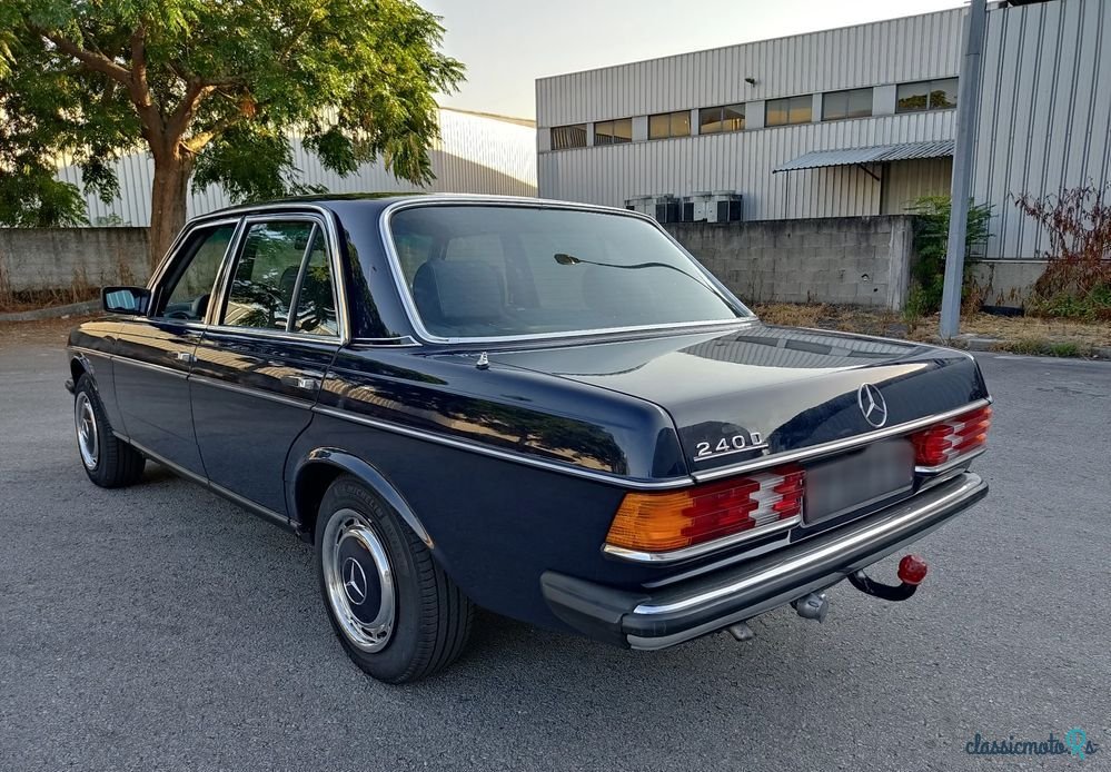 1981' Mercedes-Benz 240 photo #3