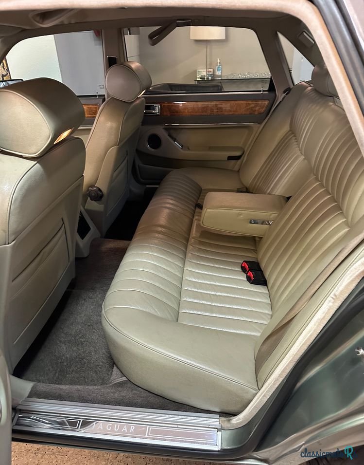 1990' Jaguar XJ photo #4