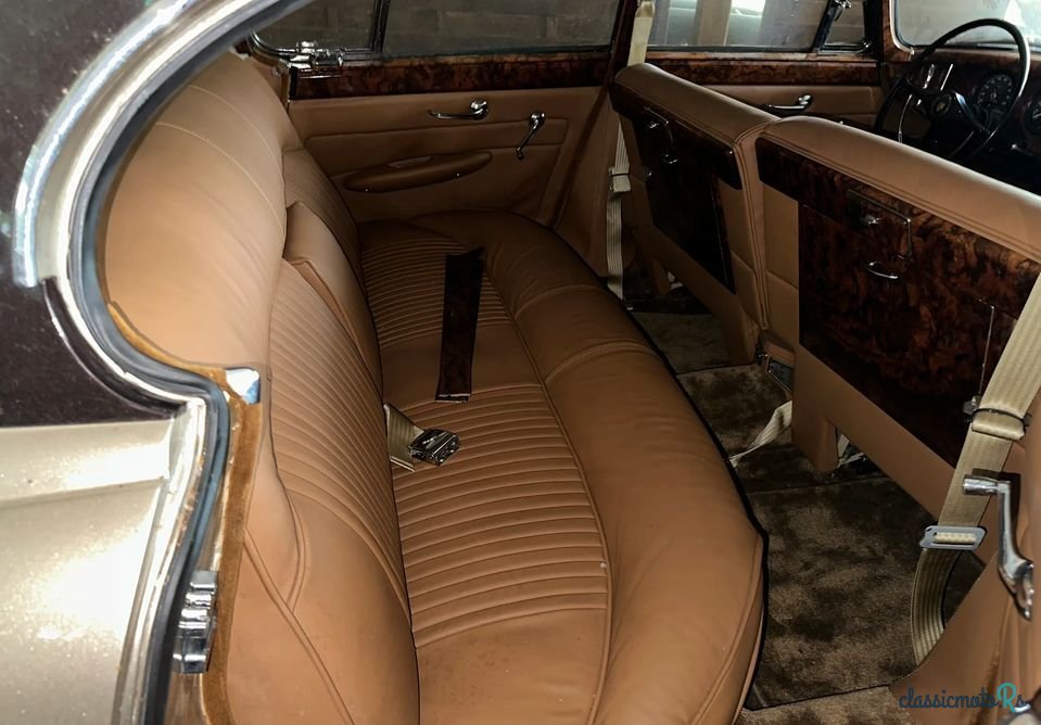 1966' Jaguar MK X photo #6