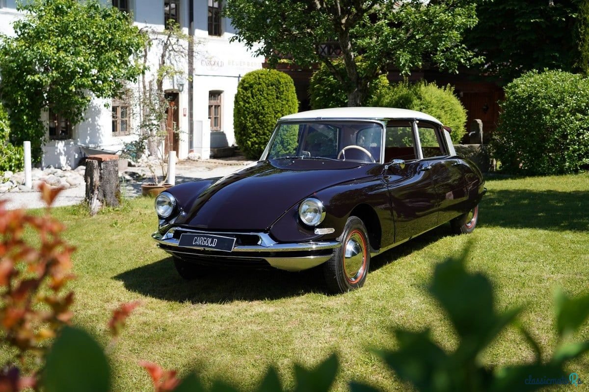 1957' Citroen DS photo #4