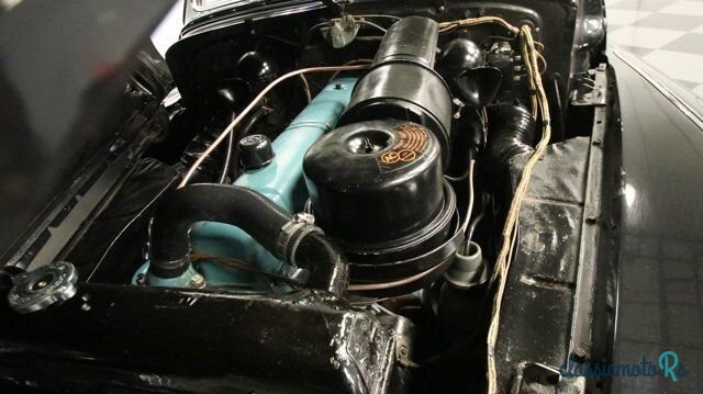 1948' Buick Roadmaster photo #2