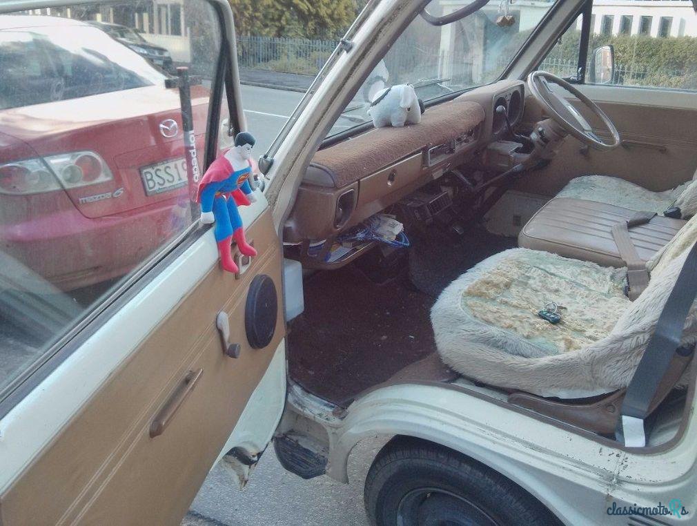 1977' Toyota Hiace photo #2