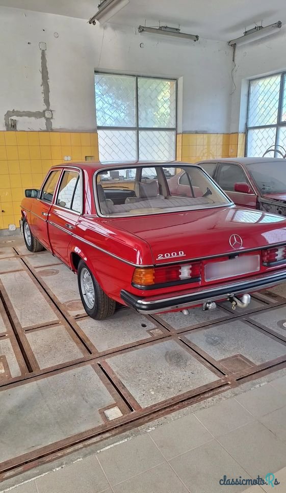 1976' Mercedes-Benz W123 photo #2