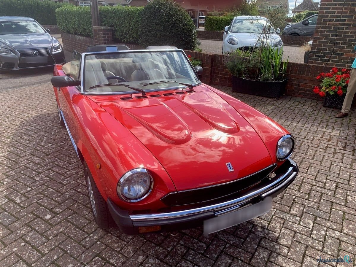 1985' Fiat 124 Spider photo #3