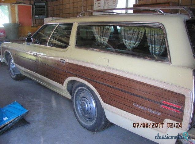 1974' Ford Ltd Country Squire photo #4