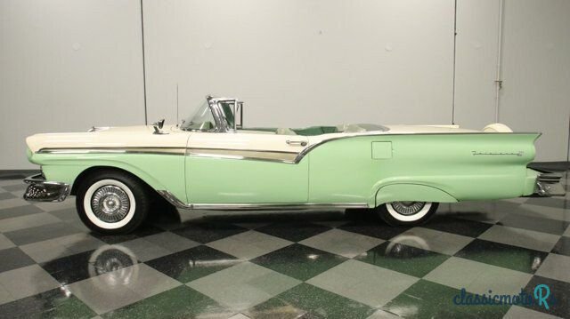1957' Ford Fairlane photo #1