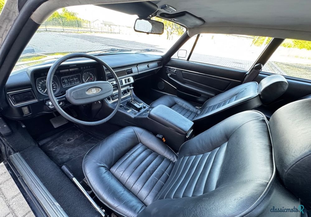 1976' Jaguar XJS photo #5