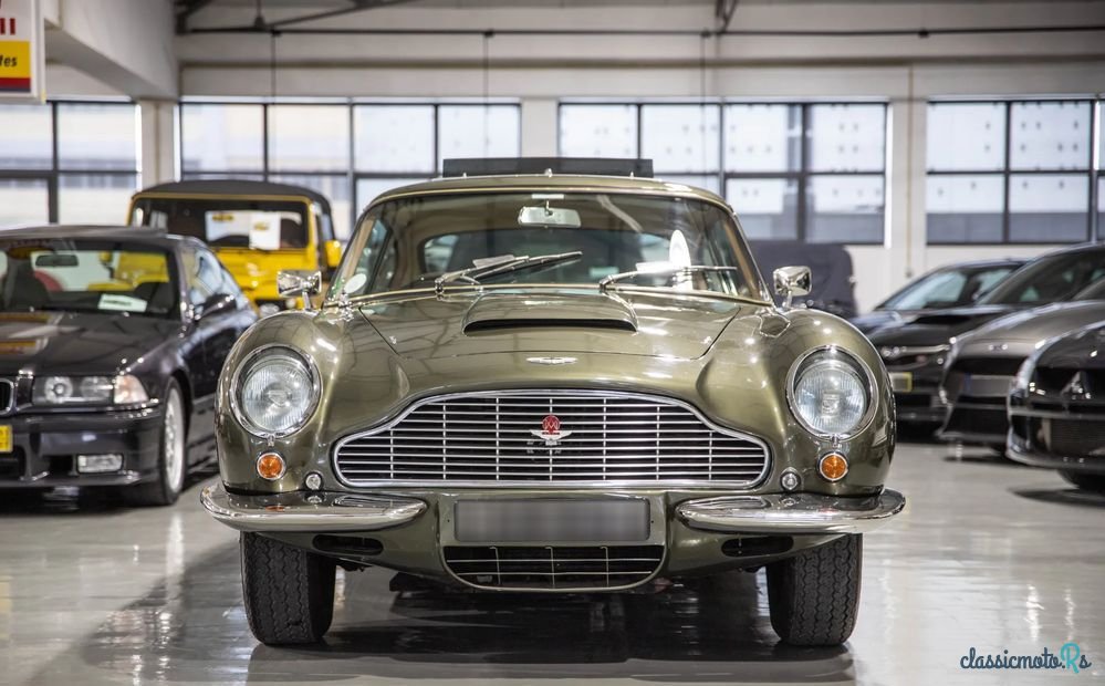 1968' Aston Martin DB6 Coupé photo #2