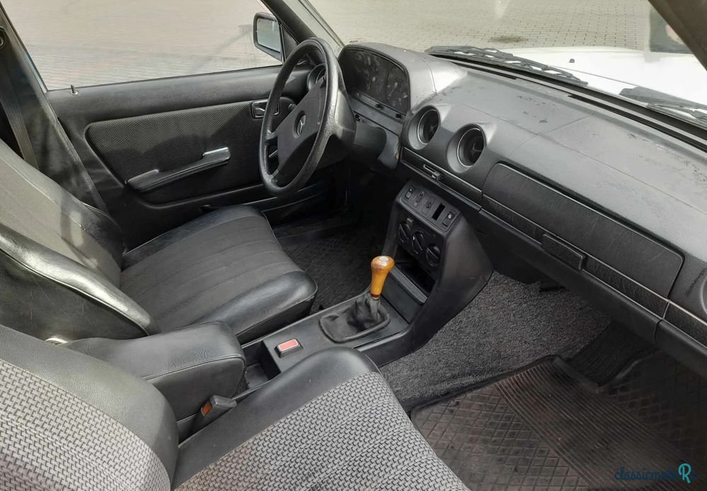 1980' Mercedes-Benz W123 photo #6