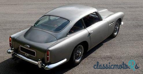 1960' Aston Martin DB4 photo #3