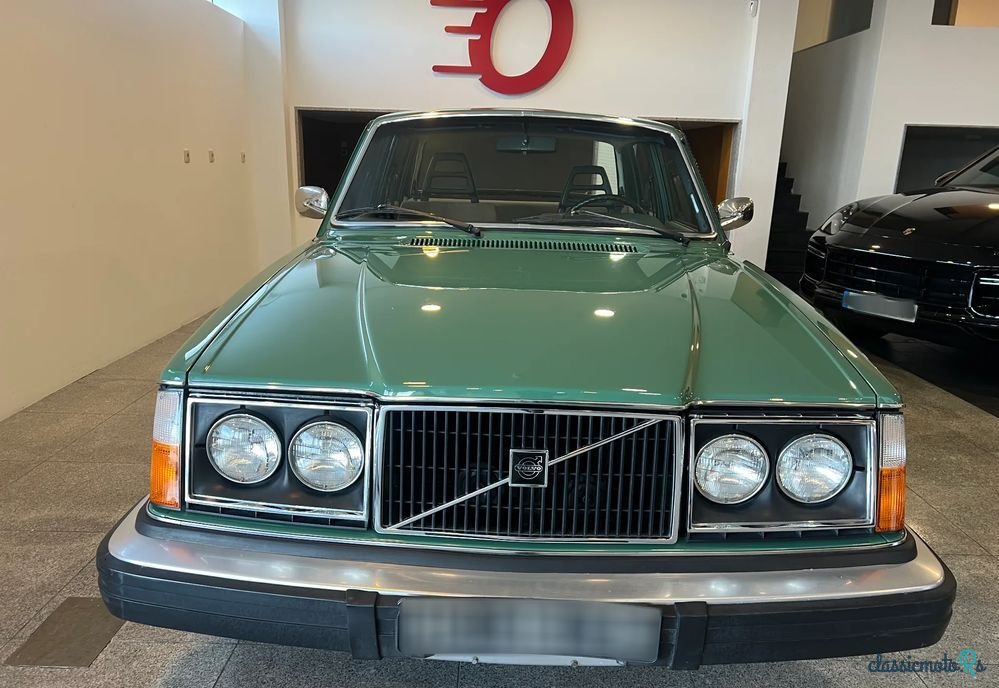1979' Volvo 244 photo #2