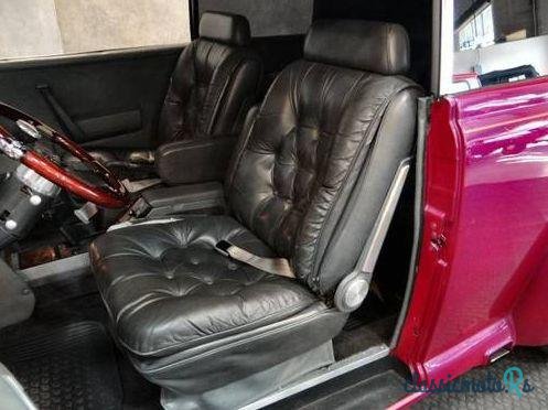 1946' Ford Deluxe Super Deluxe Sedan photo #2