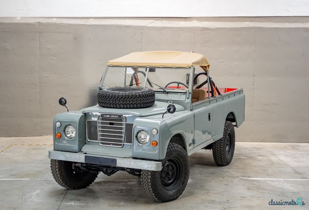 1973' Land Rover Serie III photo #1