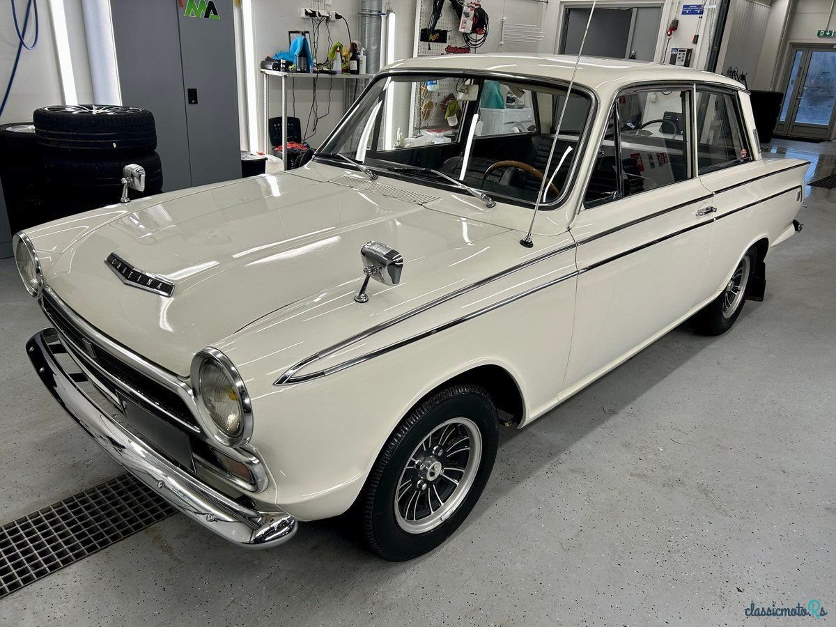 1967' Ford Cortina photo #1