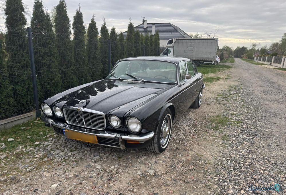 1974' Jaguar XJ photo #1