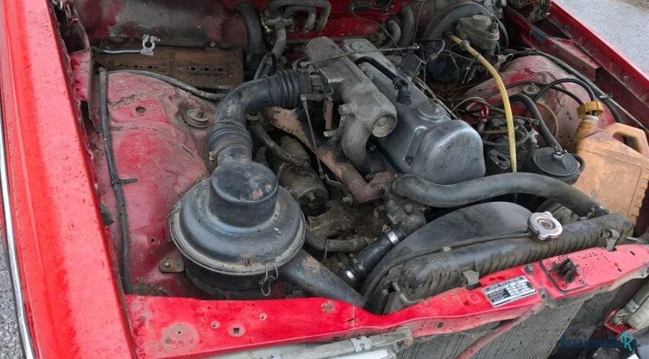 1980' Mercedes-Benz 123 240 photo #4