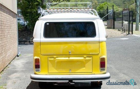 1974' Volkswagen Kombi photo #1