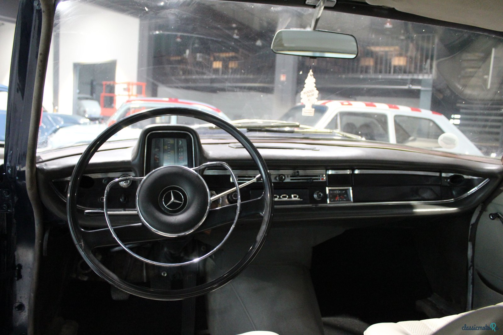 1966' Mercedes-Benz 200D W110 photo #5